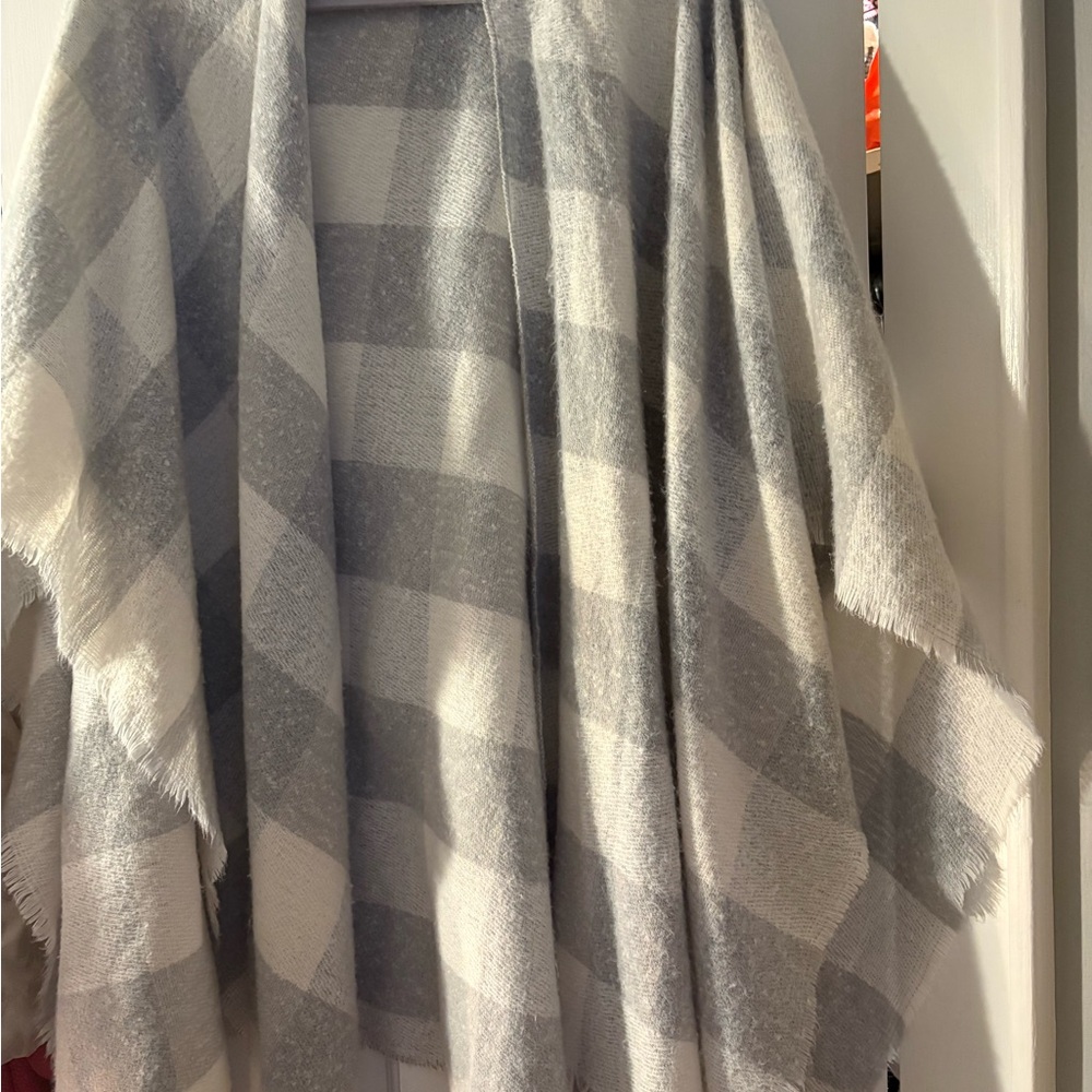 Old Navy Gray and White Plaid Wrap